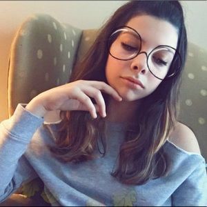 Meet your Posher, Camryn